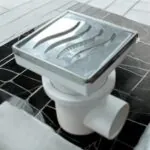 بيبة شاور ½1" بغطا استانلس - وصلات صرف أبيض - الأمل الشريفة